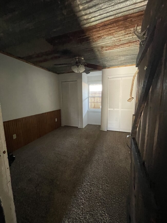 Photo - 401 E Krebs Ave