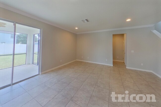 12317 Fairlawn Dr