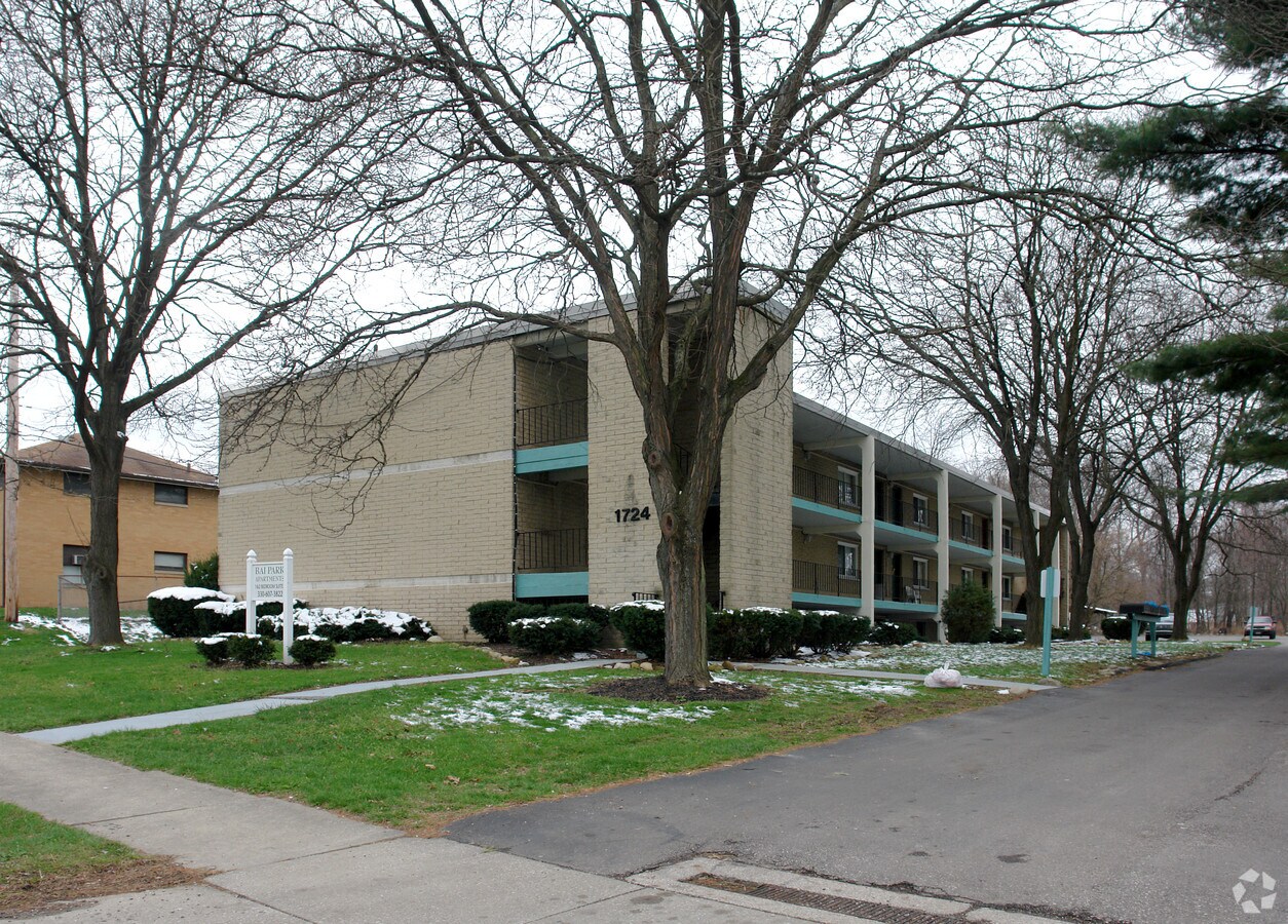 Photo - Bai Park Apartments