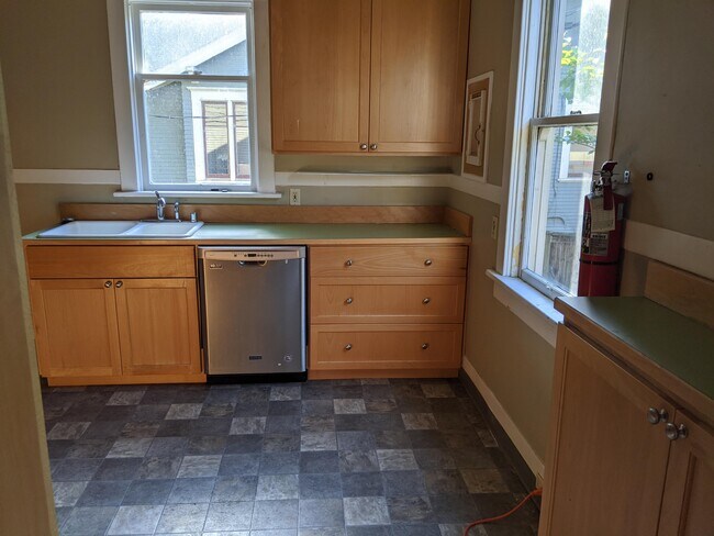 Photo - 1055 E Isaacs Ave