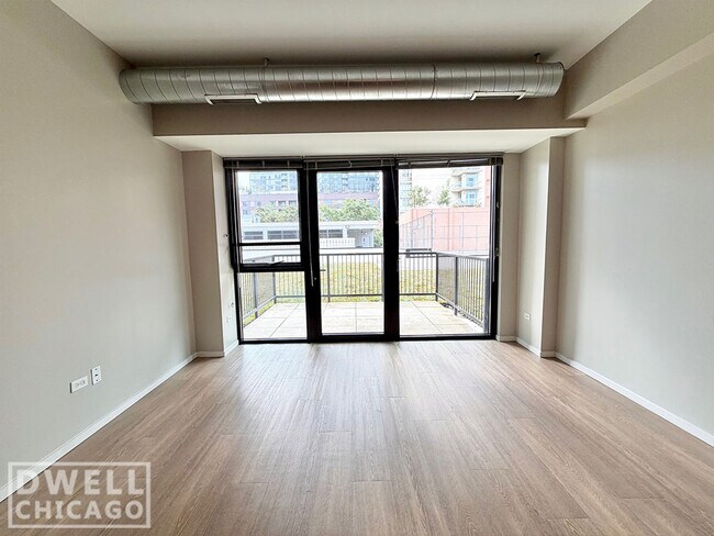 Photo - 231 W Scott St