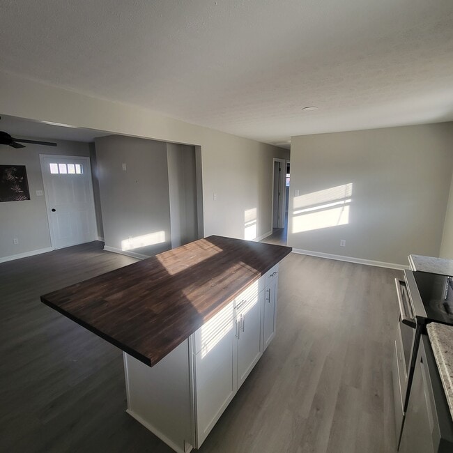 Photo - 568 Piney Fork Church Rd