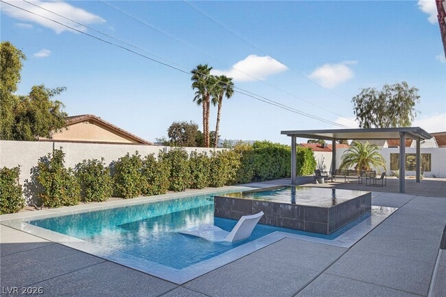 Photo - 363 E Robindale Rd