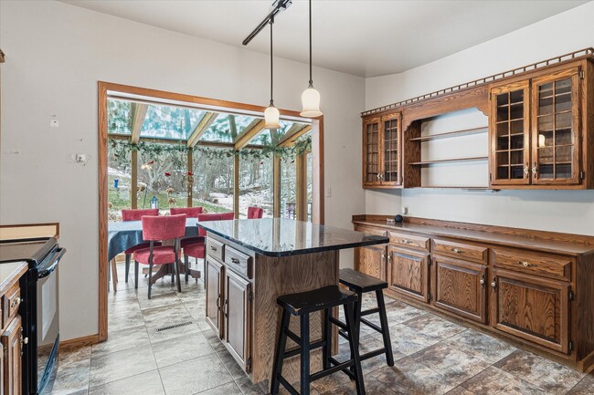 Photo - 14242 Hein Ln