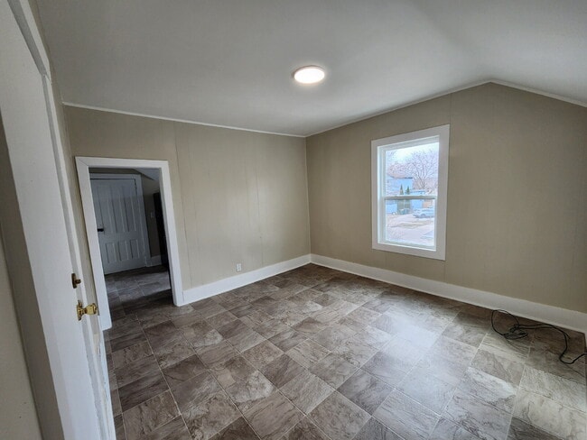 Photo - Move In Ready with ALL Utilities Included Unidad 3