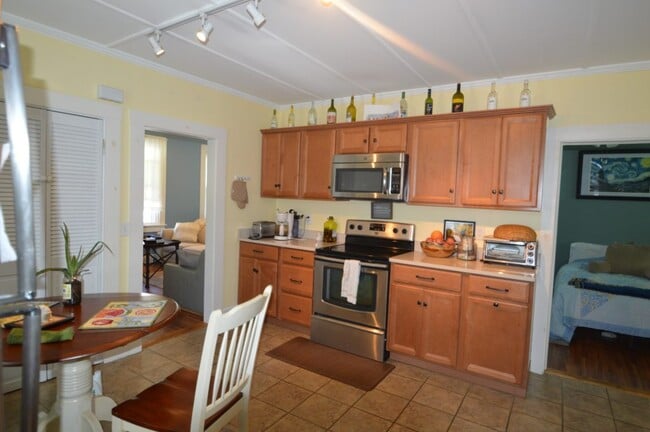 Photo - 19 Dixon St Unit 2