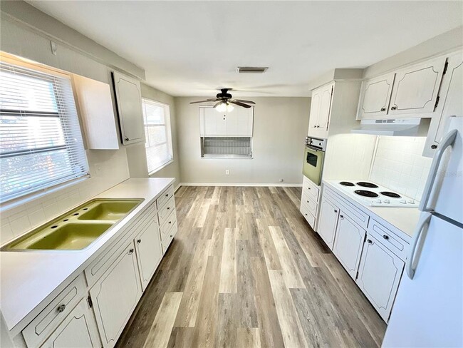 Photo - 1541 Alert St