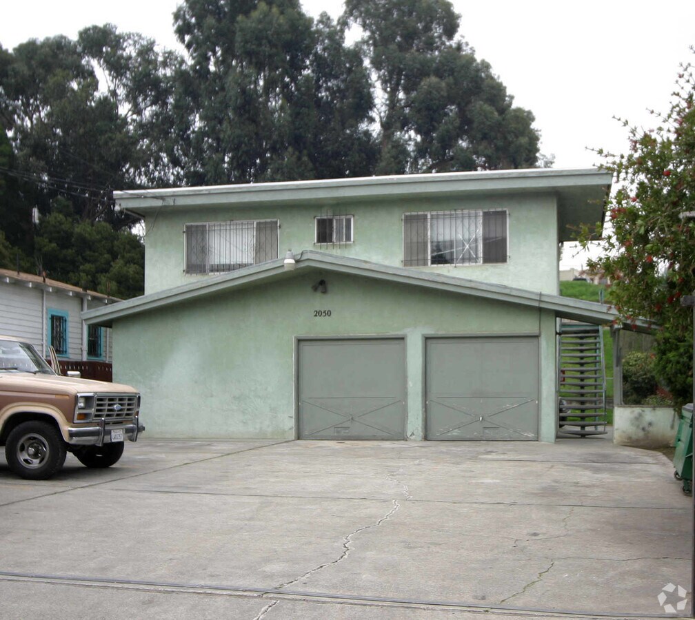 Photo - 2050 Harrington Ave