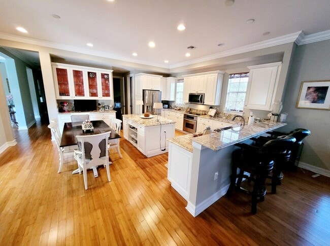 Photo - 6585 Martinique Way