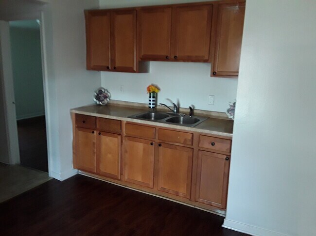 Photo - 1420 Minefee St