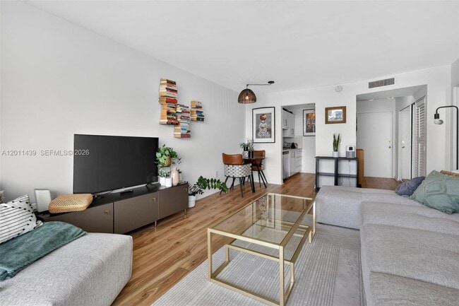 Photo - 2350 NE 135th St Unit 901