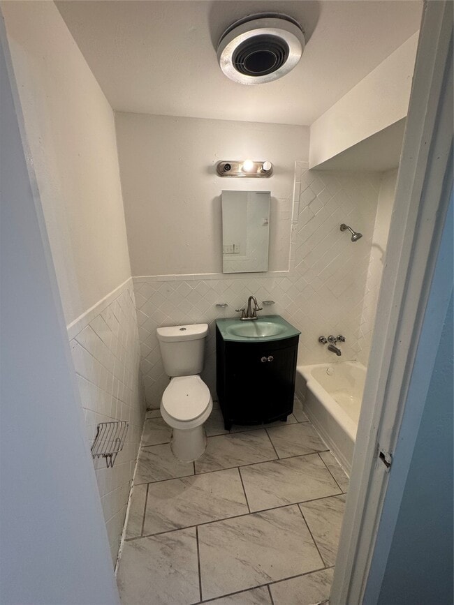 Photo - 2522 Jackson