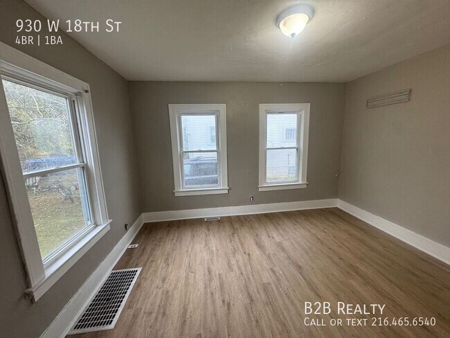 Photo - 930 W 18th St