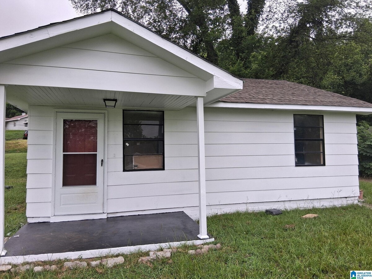 Photo - 700 Attalla Pl