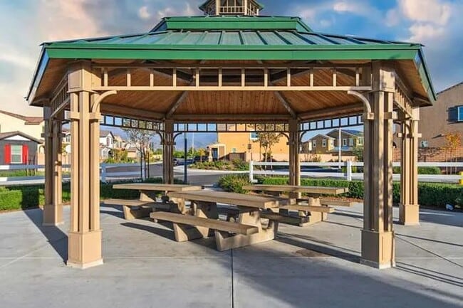 Photo - 1676 Gold Medal Ln