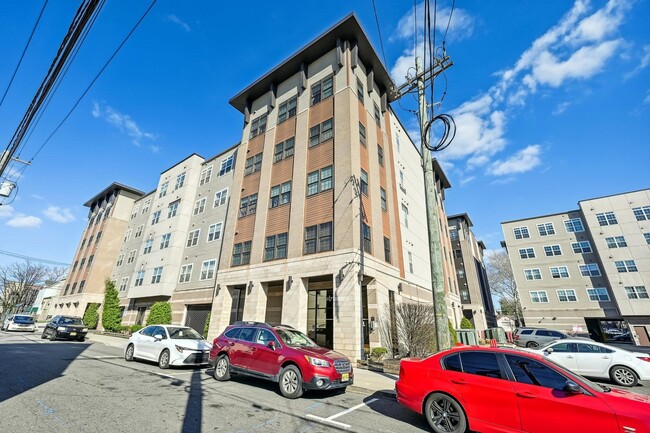 Photo - 5808 Washington St Condo Unit 304