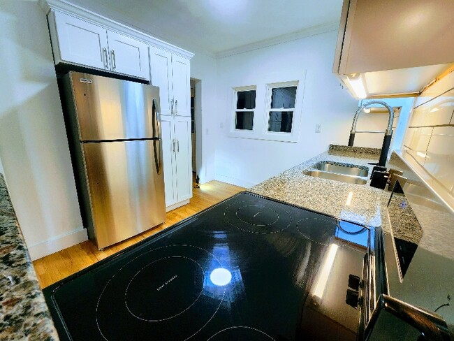 Photo - 4 Bromley Ave Unit #1