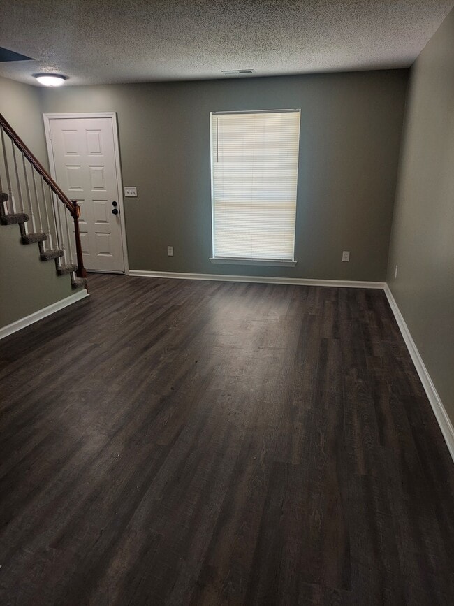 Sala de estar delantera - 108 Bell St