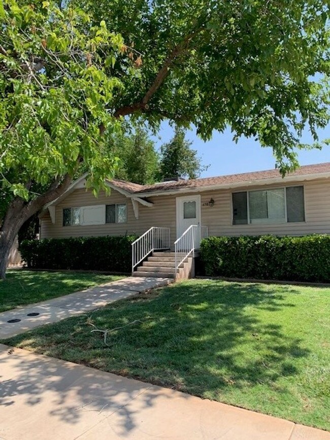 Remodeled 3 bedroom, 1 bathroom Downstairs... - Remodeled 3 bedroom, 1 bathroom Downstairs... Casa