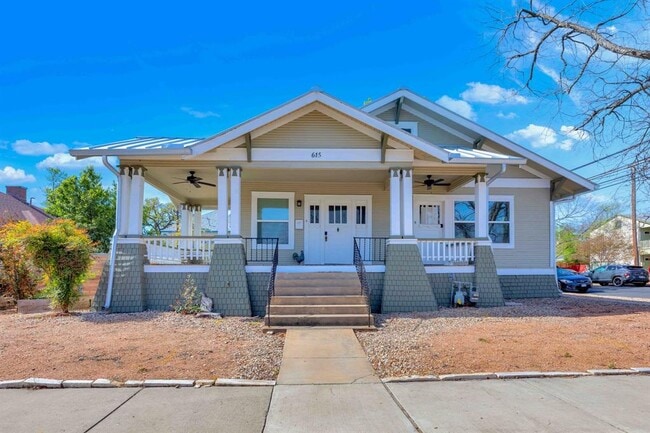 Photo - 615 W 33rd St