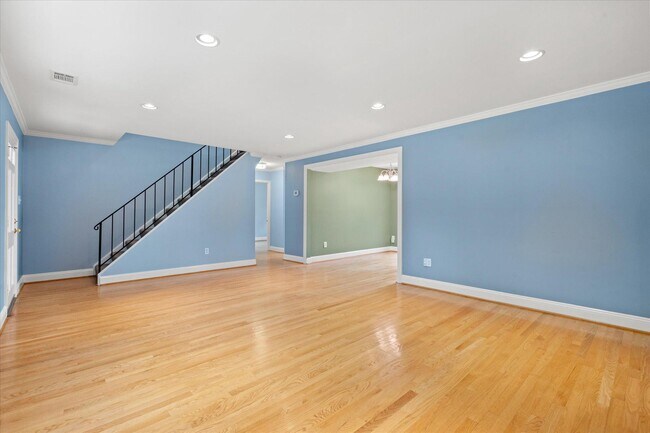 Photo - 5406 Dunsmore Rd