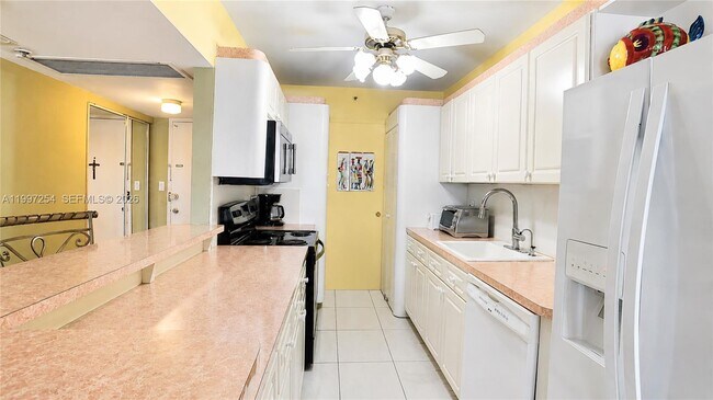Photo - 100 Lincoln Rd Unidad 422