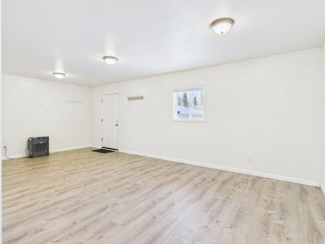 Photo - 2377 Edsson Ave