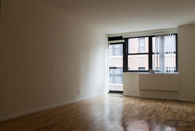 132 E 35th St Unit 8A