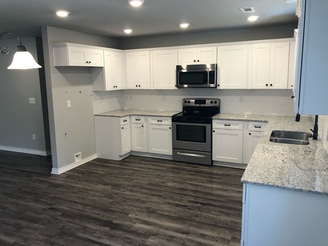 22 Lockhart Ln