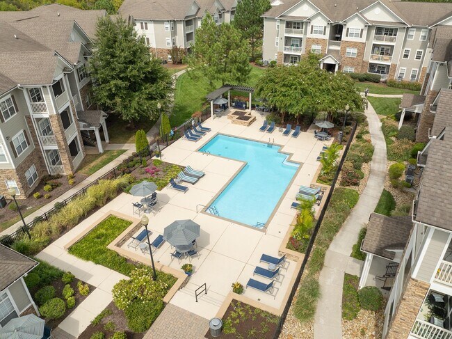 Vintage Creekwood Park Apartments