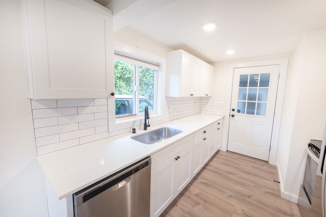 Photo - 1413 SW Cambridge St