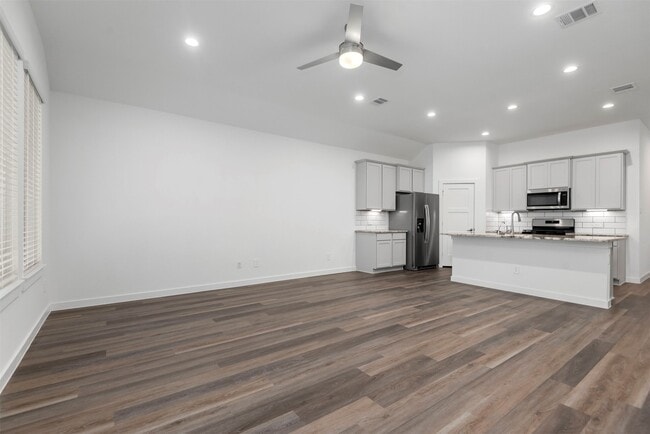 Photo - 1069 Dancing Feather St