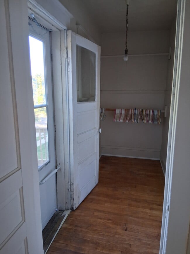 Photo - 1556 S 76th St