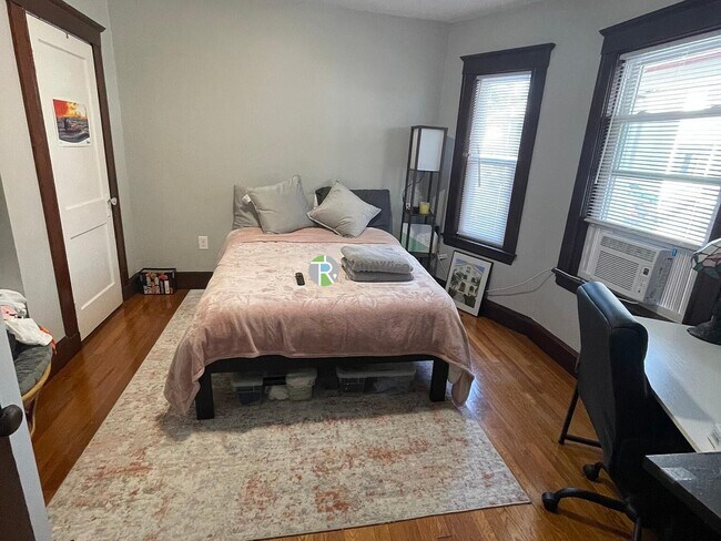 Building Photo - 62 Frederick Ave Rental