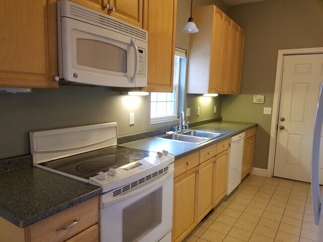 Photo - 585 Beech St Unidad first floor