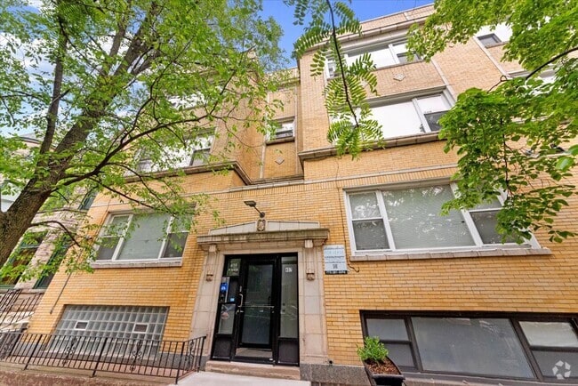 Building Photo - 459 W Roslyn Pl Unit 1 Rental