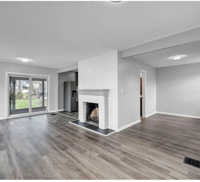 Photo - 204 Grove Ave