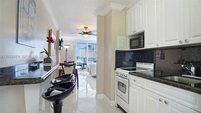 Photo - 1750 James 9J Unit 9J