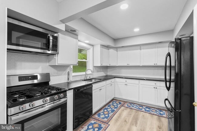 Photo - 308 Clagett Dr