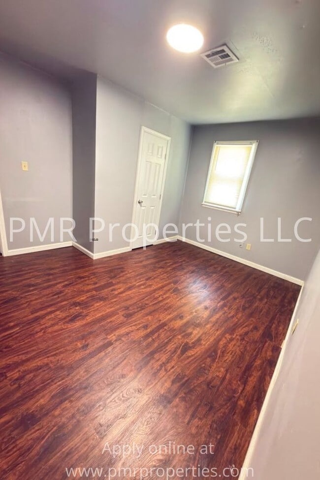 Photo - 3 Bedrooms / 2 Bathrooms House