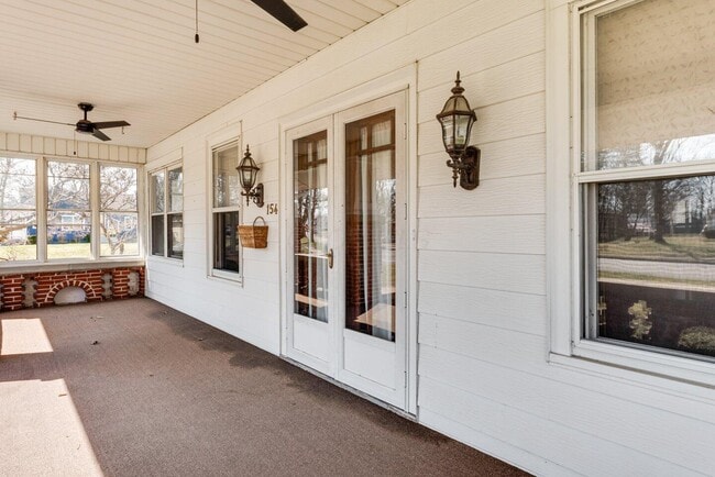 Photo - 154 E Main St