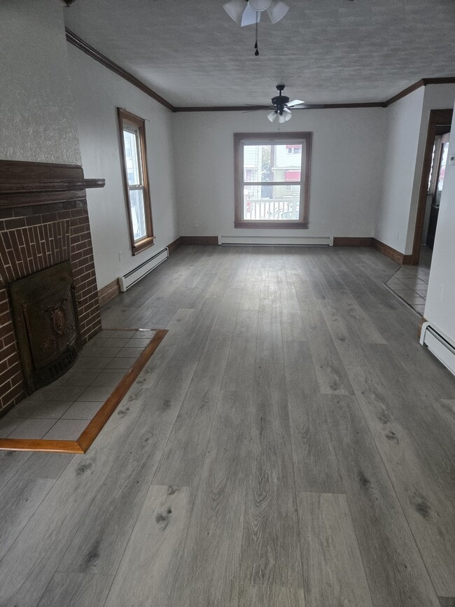 Photo - 146 William St Unit 146