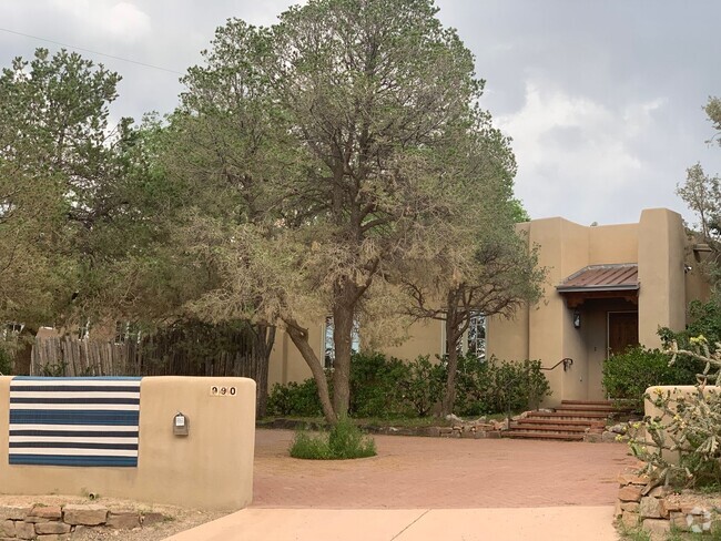 Building Photo - Step Into An Authentic Santa Fe Experience! Rental