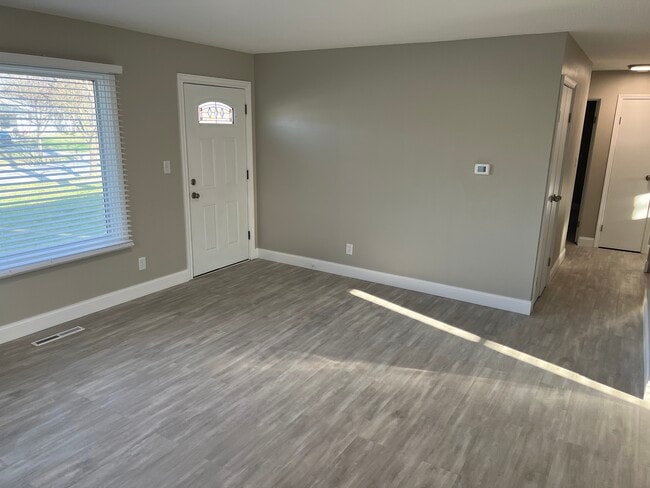 Living Area - 4571 Moraine Ave