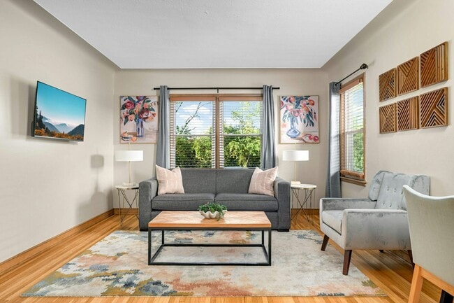 Building Photo - 5713 Lyndale Ave S Unit 1 - lower left