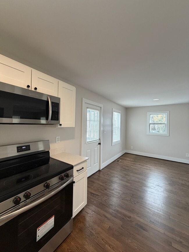 Photo - 2 Bed 1 Bath home with large backyard