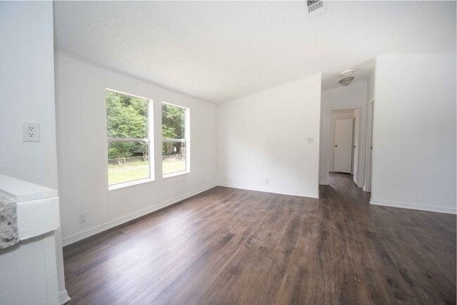 Photo - 3BR/2BA Renovated Mobile Home in Coleman