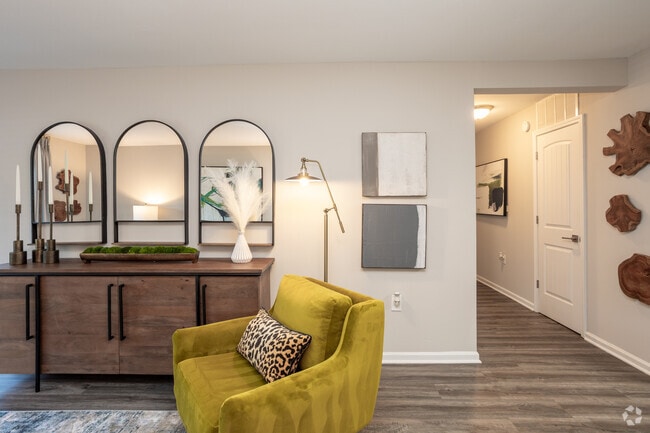 2BR, 2BA - 1,035SF w/Sunroom - Living Area