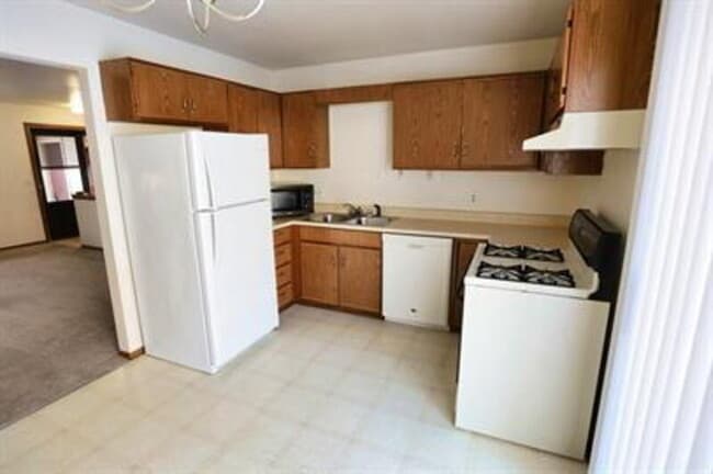 Photo - 2973 Englewood Ave SE