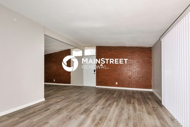 Photo - 3 Bedroom Pet-Friendly Home in St. Louis, ...